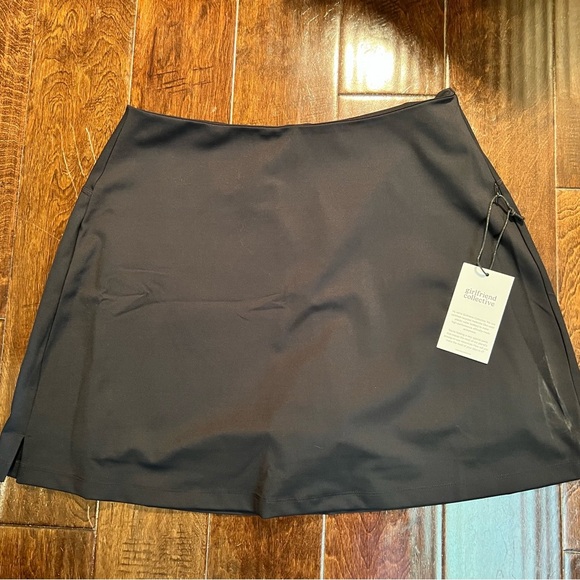 Black Mini Skirt/Shorts - Picture 1 of 3